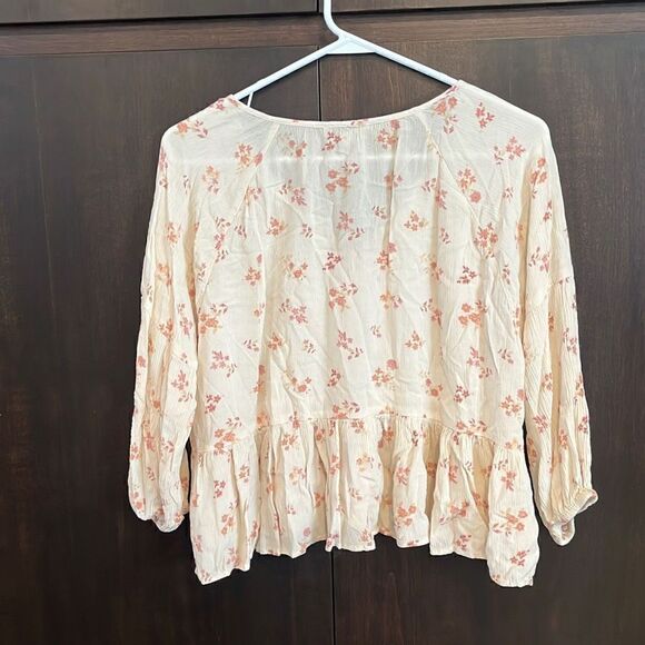 American Eagle Cream Floral Print Cropped Peasant Style Top Medium - Picture 3 of 4